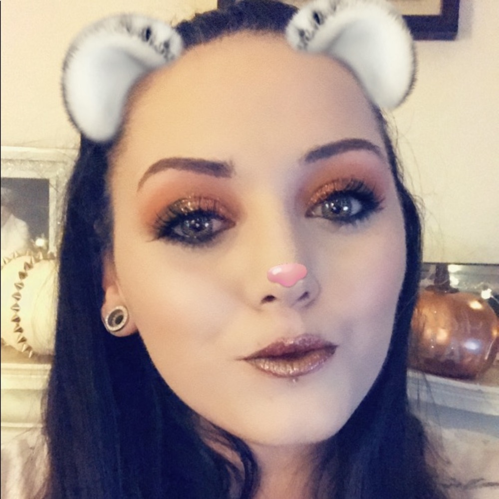 Meet your Posher, Stephanie Donna