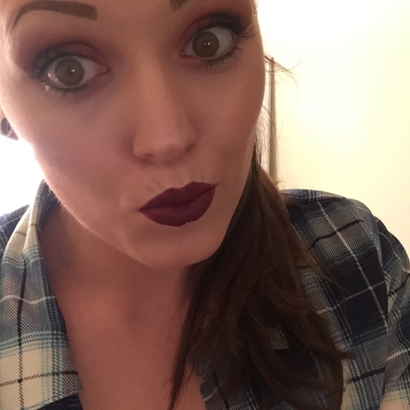 Meet your Posher, Stephanie Donna - Picture 4 of 7