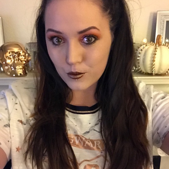 Meet your Posher, Stephanie Donna - Picture 2 of 7