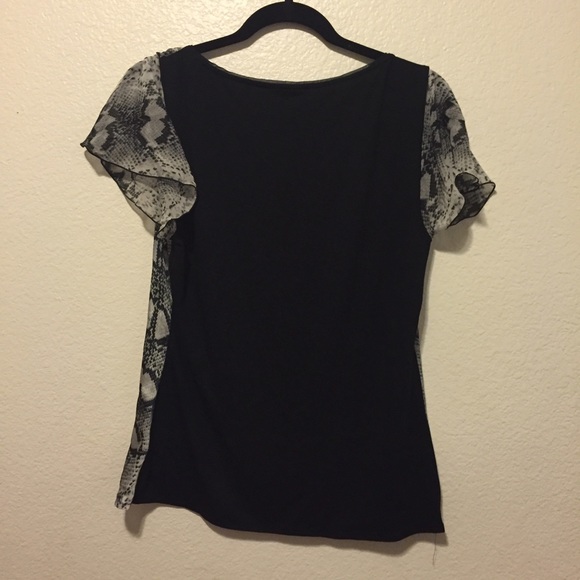 Python Graphic Ruffle Front Top - Picture 2 of 4