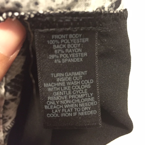 Python Graphic Ruffle Front Top - Picture 4 of 4