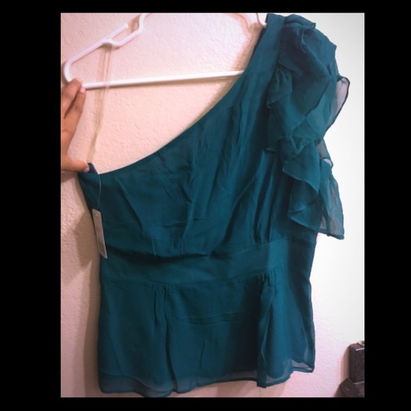 Off shoulder greenish/blueish top by Forever 21
