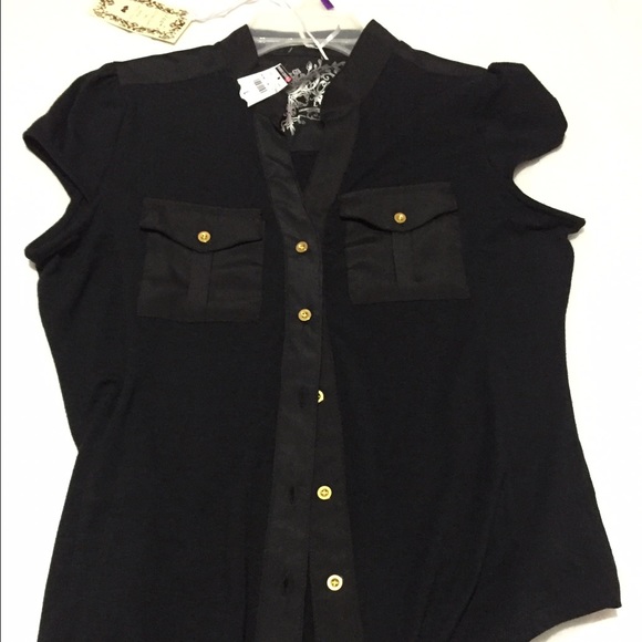 Button-down short sleeve shirt