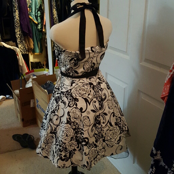 CITY TRIANGLES PARTY DRESS - Picture 3 of 4