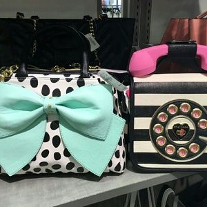 Meet your Posher, Esther