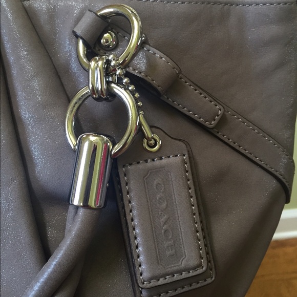 SOLD NWOT - Authentic Pewter Coach Crossover/Cutch - Picture 2 of 4