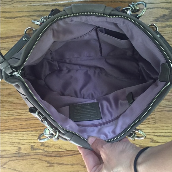 SOLD NWOT - Authentic Pewter Coach Crossover/Cutch - Picture 3 of 4