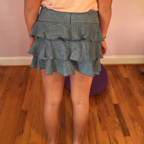 Cute jean shirt from express. Really fun to wear - Picture 3 of 3