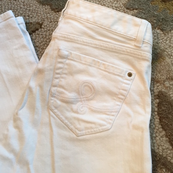 White Lilly straight leg jean