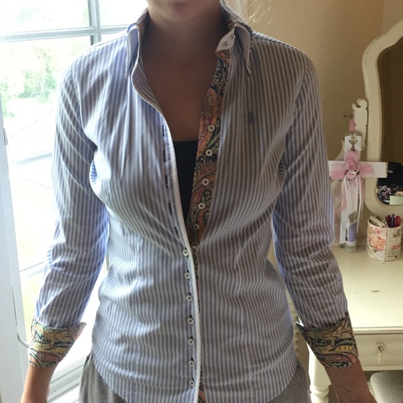 Beautiful blue blouse with lined paisley detail