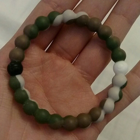 WWF limited edition Lokai bracelet, authentic.