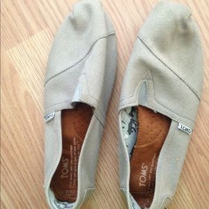 Classic tan toms