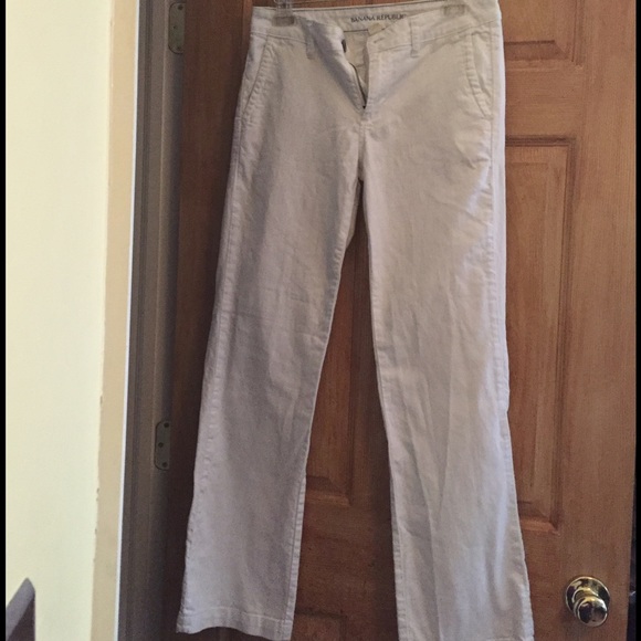 Banana Republic Petite White Denim Relaxed Jeans - Picture 2 of 4
