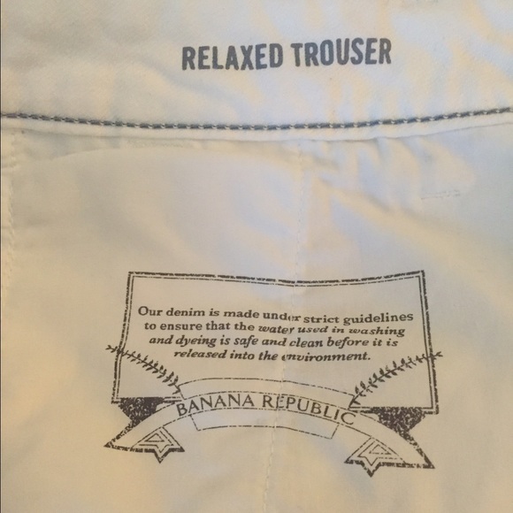 Banana Republic Petite White Denim Relaxed Jeans - Picture 3 of 4