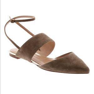 ⭐️Host Pick⭐️ BR olive green flats ⭐️Host Pick⭐️ BR olive green flats