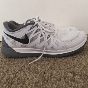 White Nike Free 5.0 Size 8