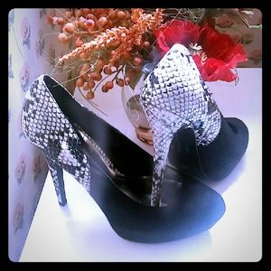 Kardashian kollection heels