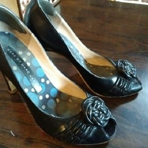 Marc Jacobs black retro peep toe flower heels shoe