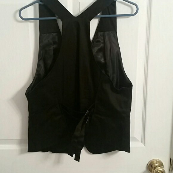 Vest - Picture 2 of 3