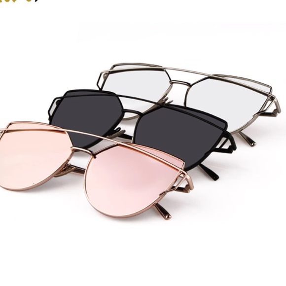 ONLY 1 LEFT!🎉HP🎉silver cateye mirror sunglasses - Picture 2 of 4