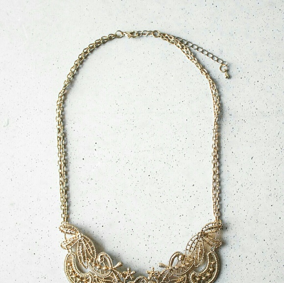 Gold lace necklace - Picture 2 of 3