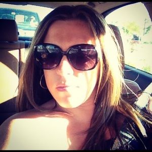 Meet your Posher, Kari