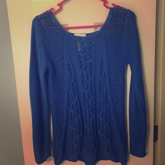 Between me & you XS blue sweater