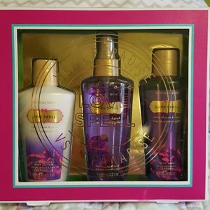 VS LOVE SPELL gift set