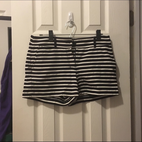 Great black and white stripe shorts!