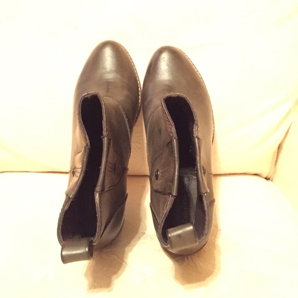 Brown Calvin Klein boots - Picture 4 of 4