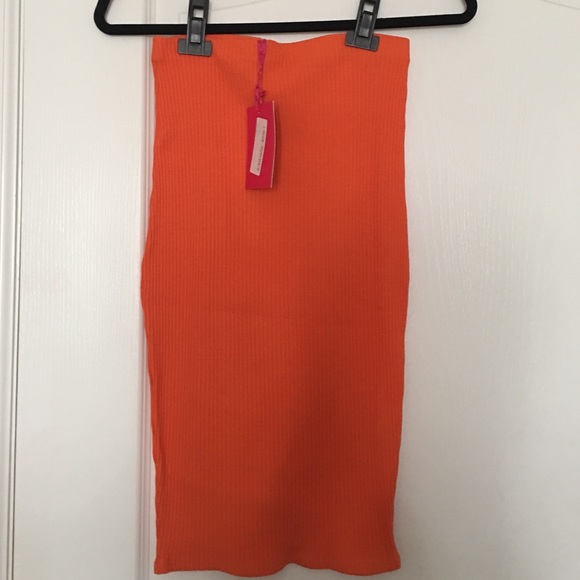 Two ribbed midi skirts!