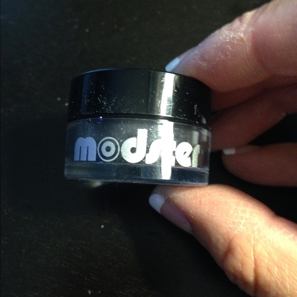 Modster black glitter shadow dust