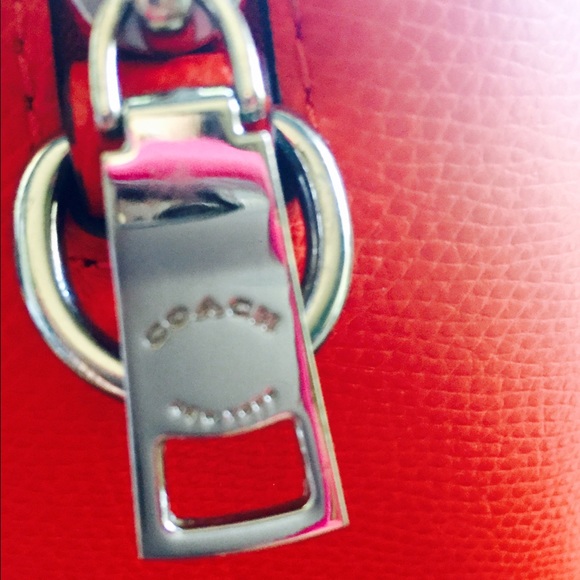 SOLD Authentic Coach Handbag ~ Good Condition 🌹 - Picture 3 of 4