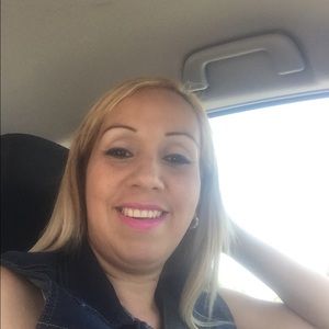 Meet your Posher, Edelmira