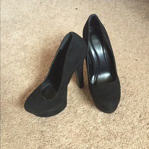 Black heals from Charlotte Rousse