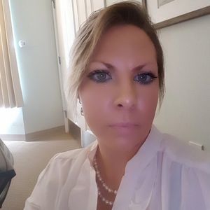 Meet your Posher, Leeann