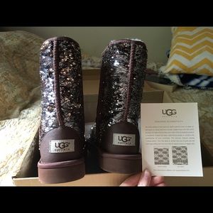 Classic short sparkle UGG boots!