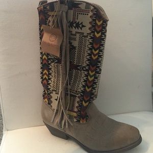 NWT Big Buddha Cowboy Boots