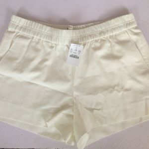 J Crew Ivory Boardwalk Pull-on Short. NWT size 6