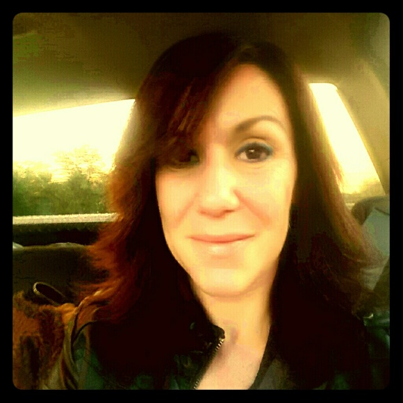 Meet Your Posher Laura!