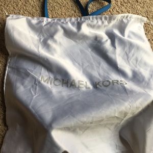 Michael Kors Jet Set Top Zip Tote