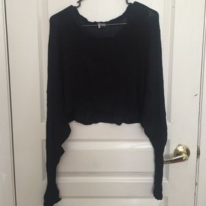Black long sleeve batwing crop top