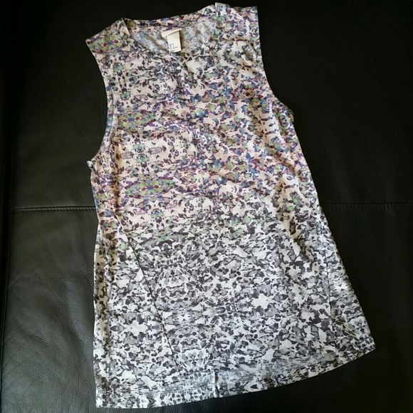 H&M pastel crew neck sleeveless top