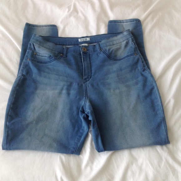 17 stretch jeans. High rise