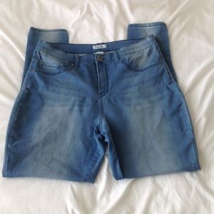 17 stretch jeans. High rise