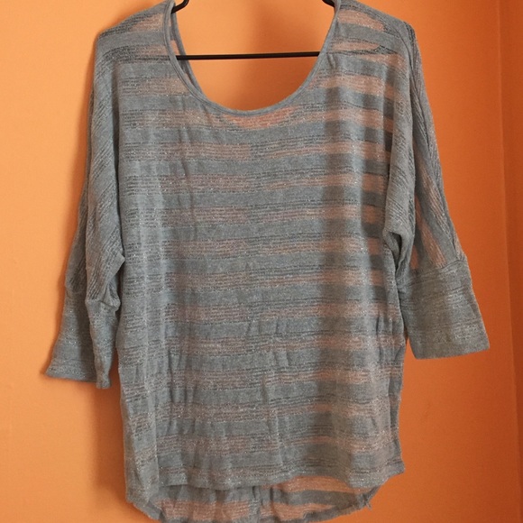 Quarter sleeve top