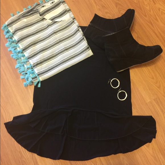 High-Low Ruffle Skirt - Picture 2 of 4