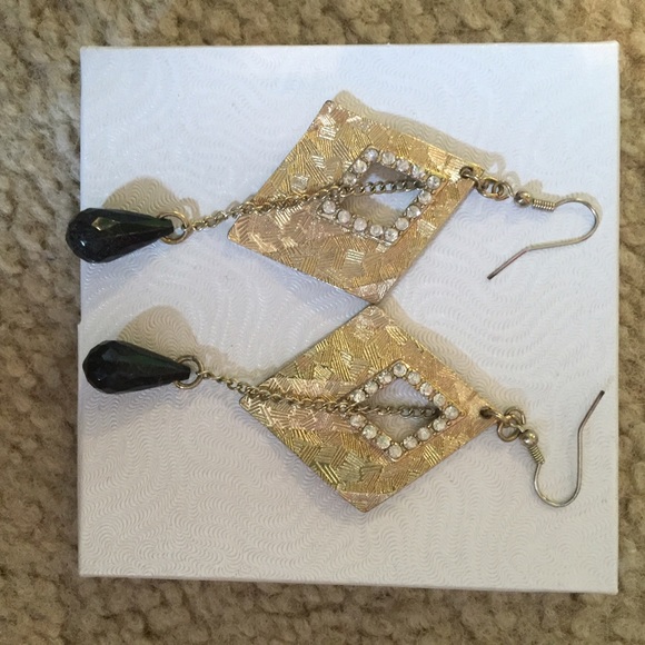 Really nice gold diamond drop earrings