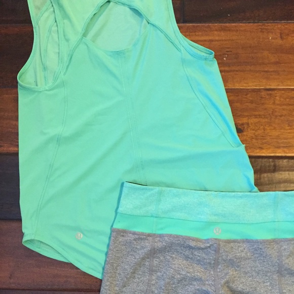 Lululemon Capris! Reversible - Picture 4 of 4