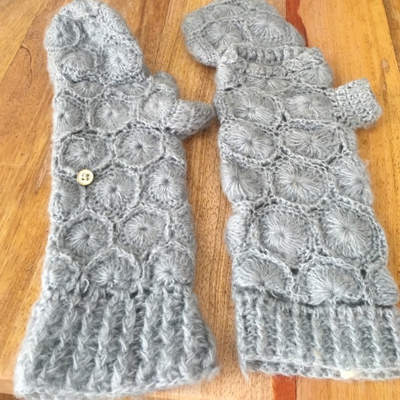 Beautiful crochet gloves